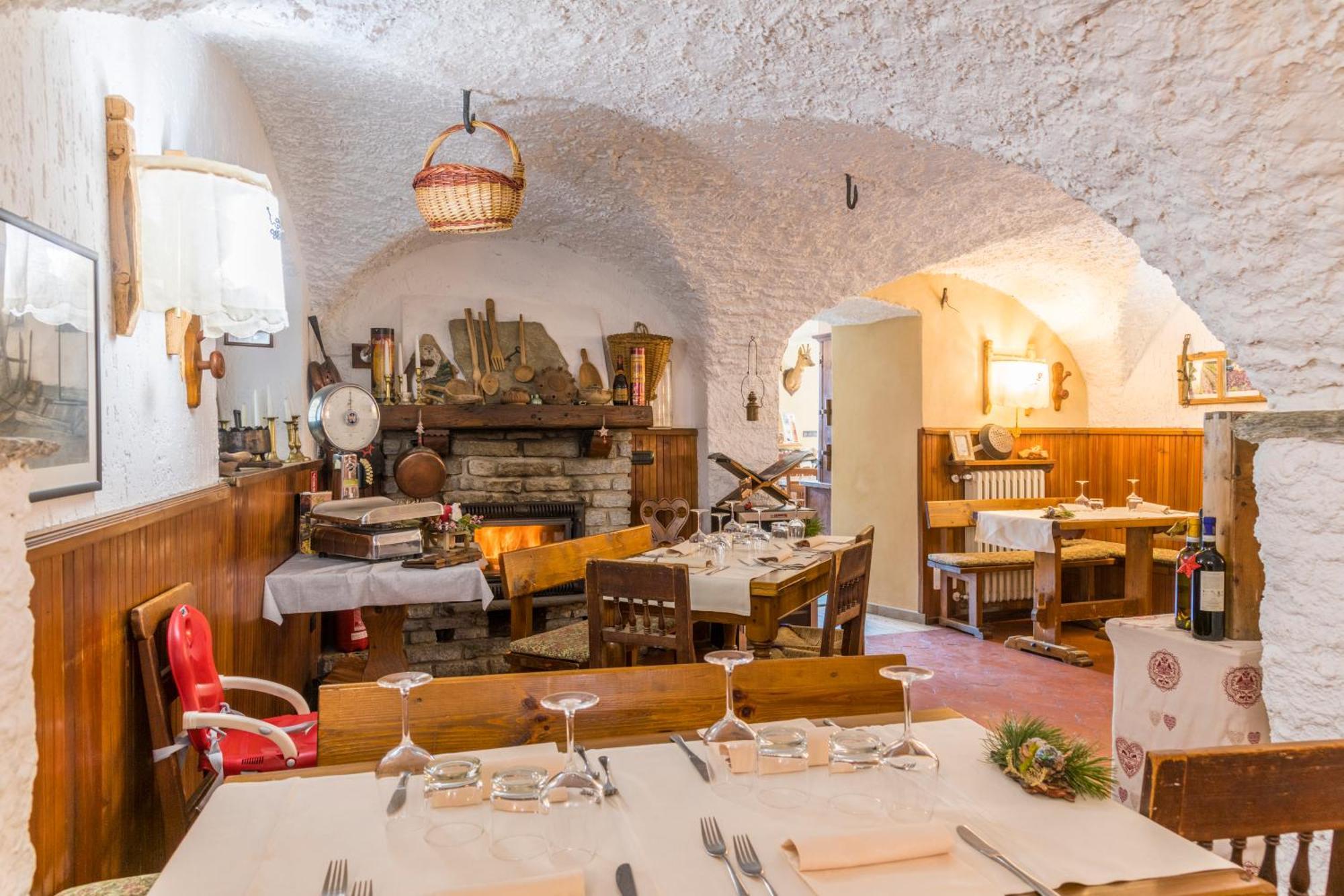 Usseaux La Placette - Albergo Diffuso E Trattoria מראה חיצוני תמונה