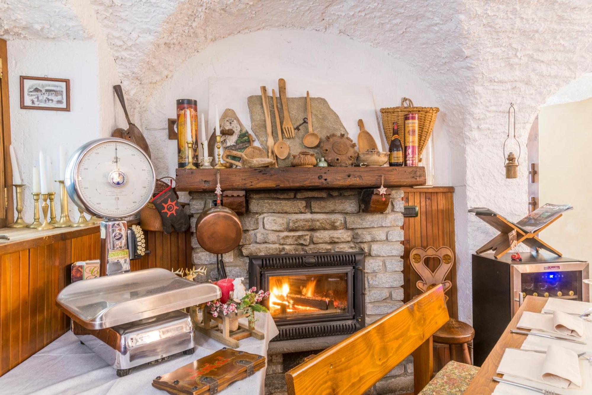 Usseaux La Placette - Albergo Diffuso E Trattoria מראה חיצוני תמונה