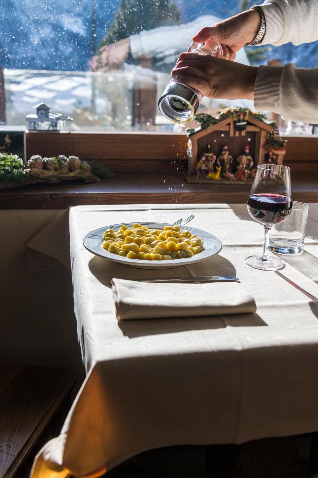 Usseaux La Placette - Albergo Diffuso E Trattoria מראה חיצוני תמונה